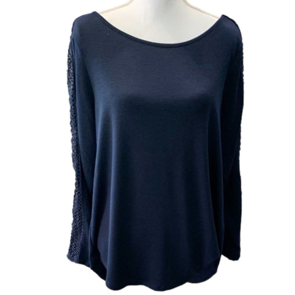 MAX  JEANS Navy Top with Crochet Sleeves  and Open Back detail.  Scoop Neck - Picture 1 of 7